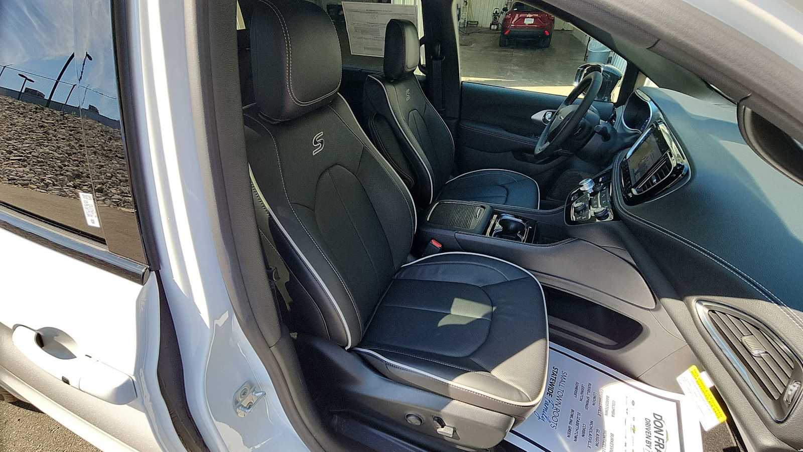 2026 Chrysler Pacifica Limited photo 28