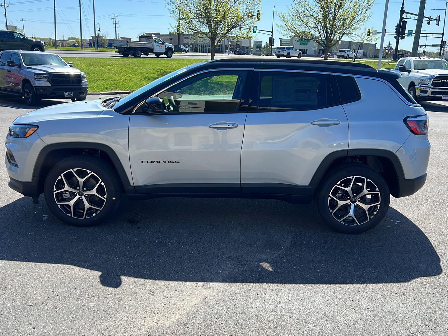 2025 Jeep Compass Limited photo 3