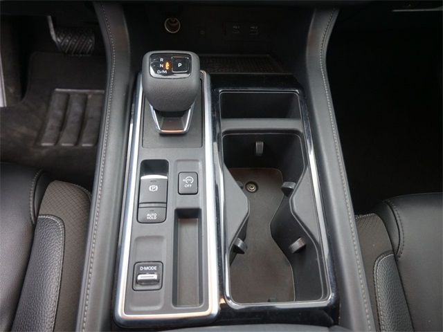 2023 Nissan Pathfinder SL photo 4