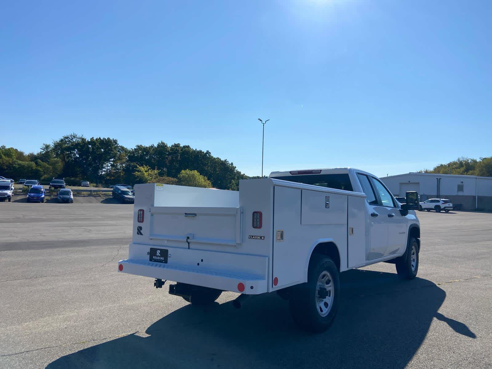 2025 Chevrolet Silverado 3500HD photo 3