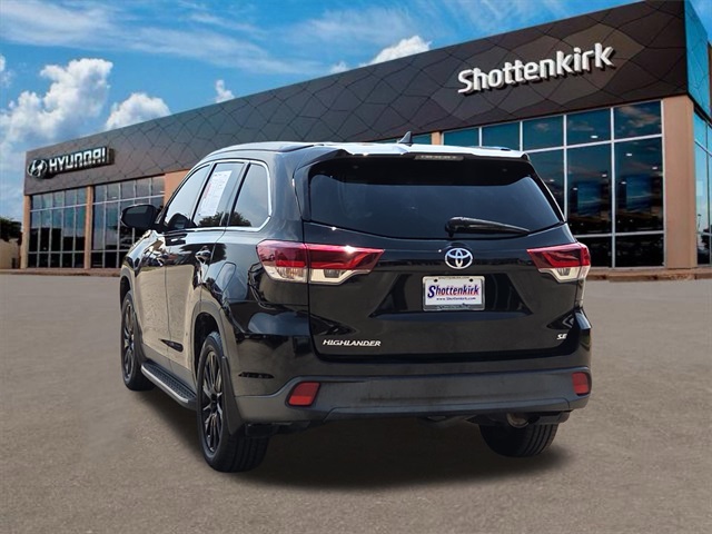 2019 Toyota Highlander SE photo 7