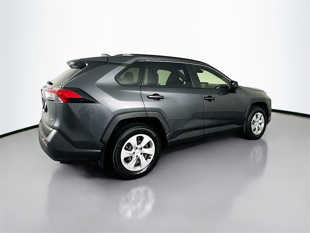 2019 Toyota RAV4 LE photo 10