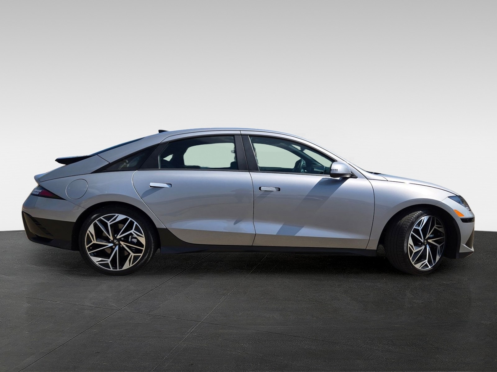 2023 Hyundai Ioniq 6 SEL photo 3