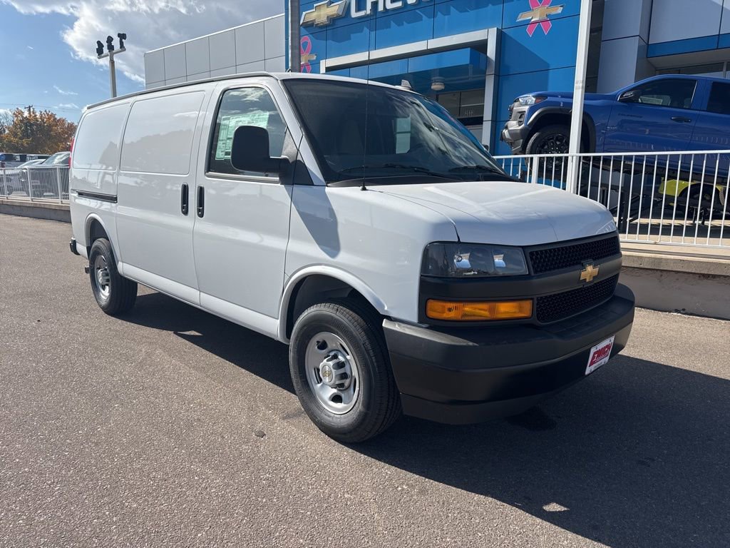 2025 Chevrolet Express Cargo Work Van's photo