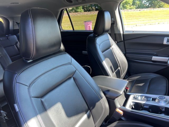 2023 Ford Explorer XLT photo 37