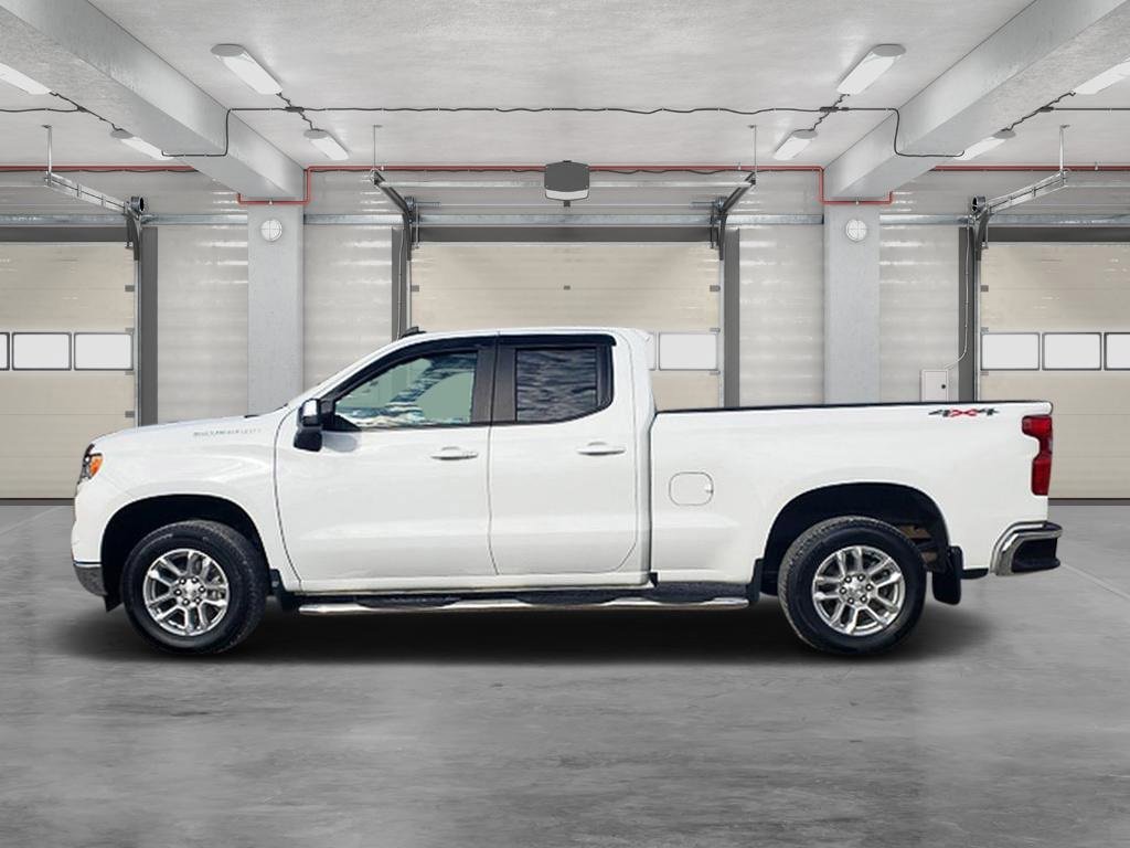 2023 Chevrolet Silverado 1500 LT photo 3
