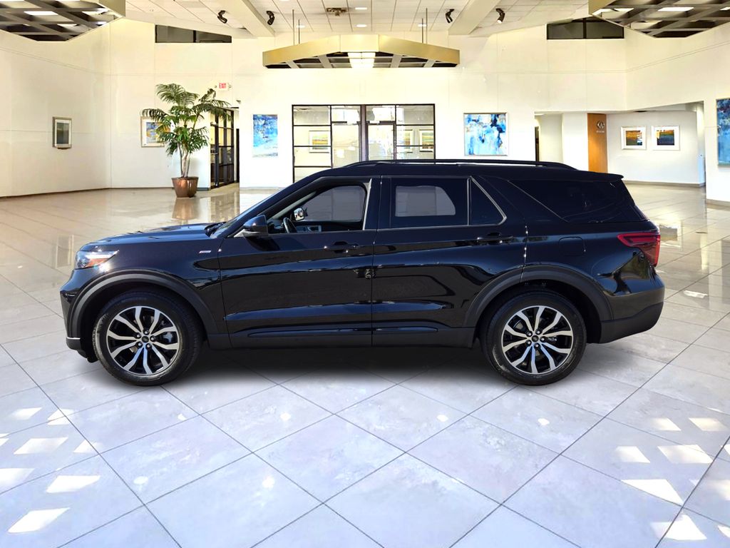 2023 Ford Explorer ST-Line photo 4