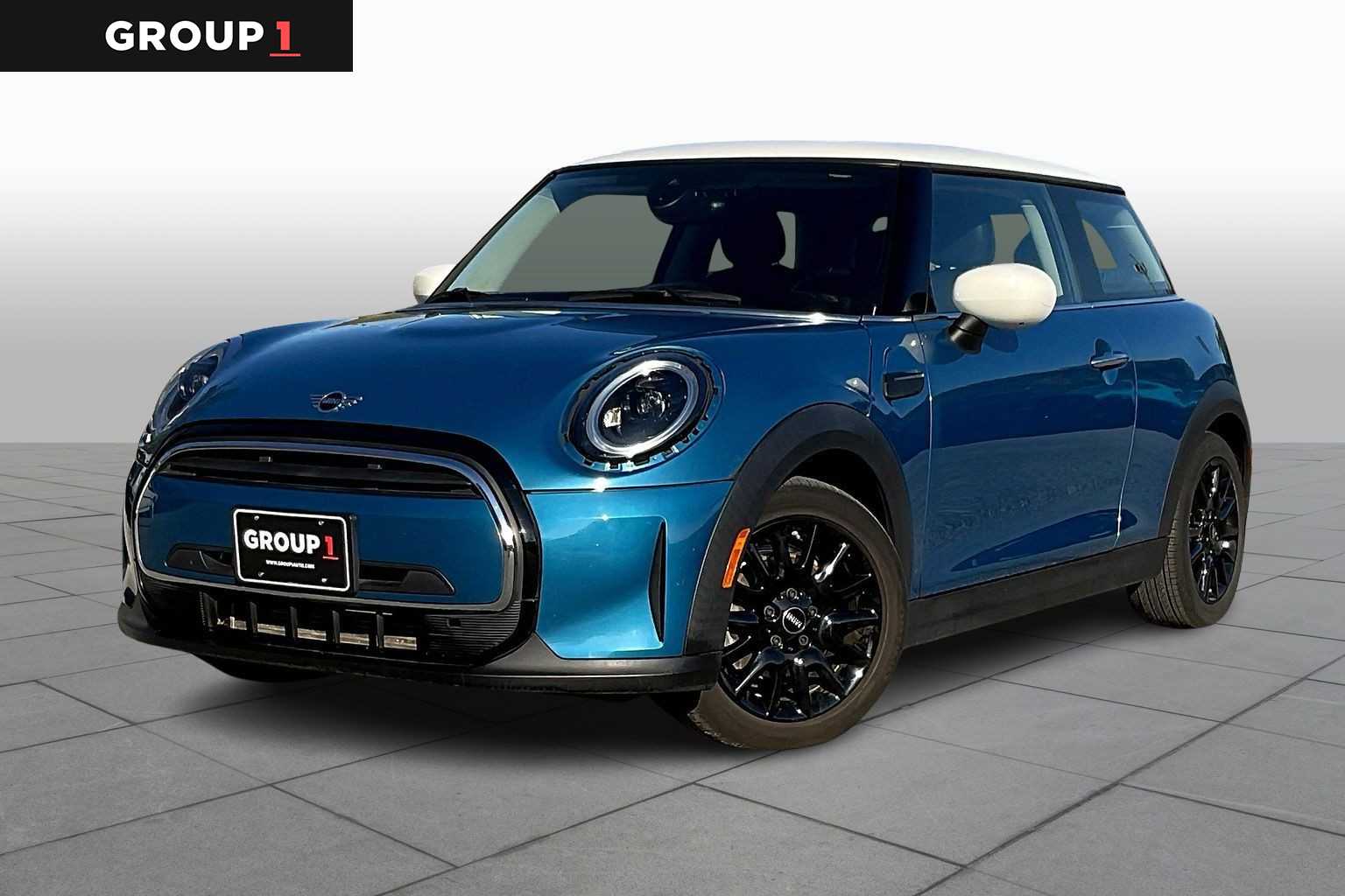2023 MINI Hardtop 2 Door Base's photo