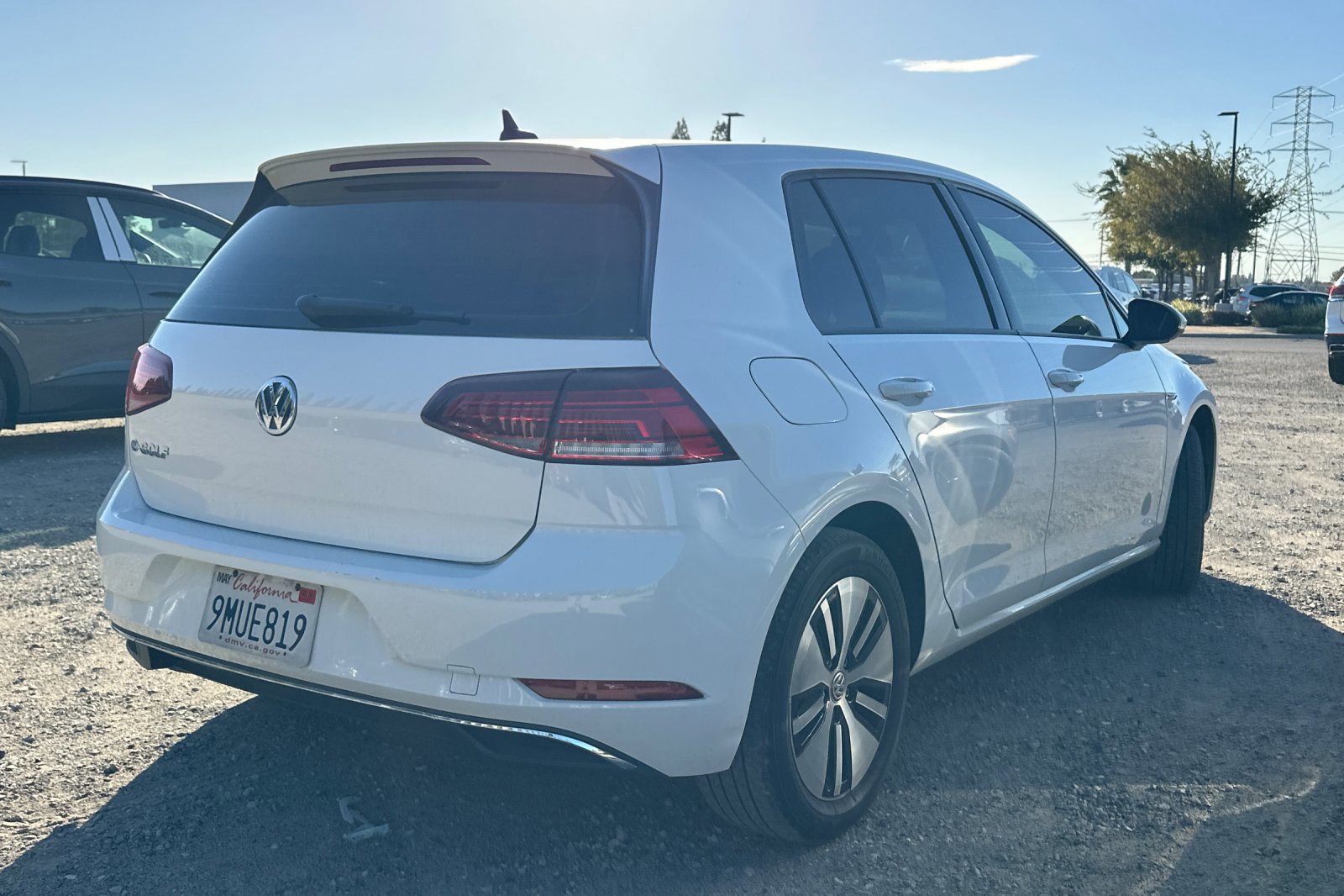 2019 Volkswagen e-Golf SE photo 3