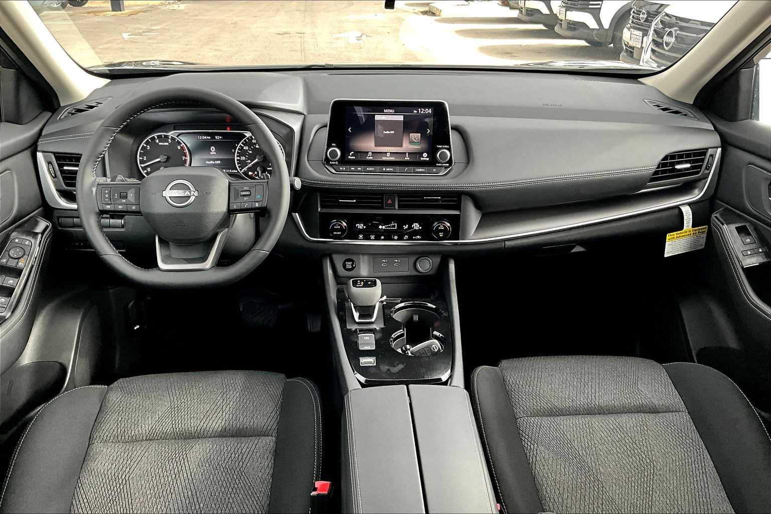 2025 Nissan Rogue SV photo 2