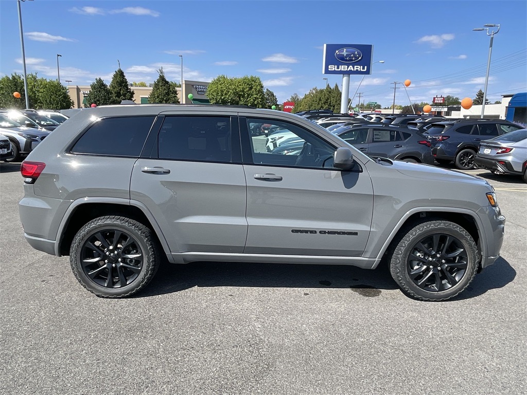2021 Jeep Grand Cherokee Laredo X photo 6