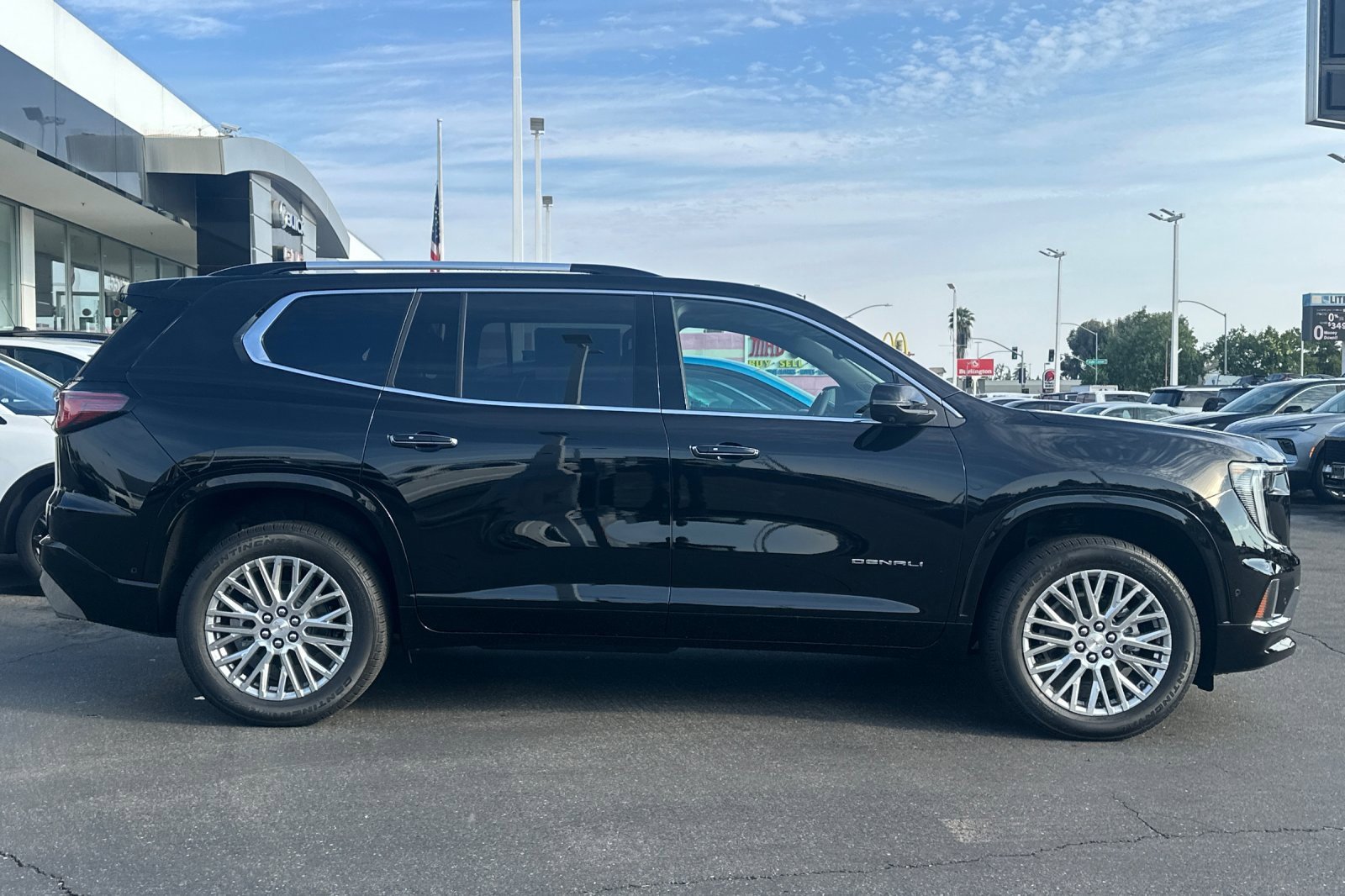 2026 Gmc Acadia Denali photo 4