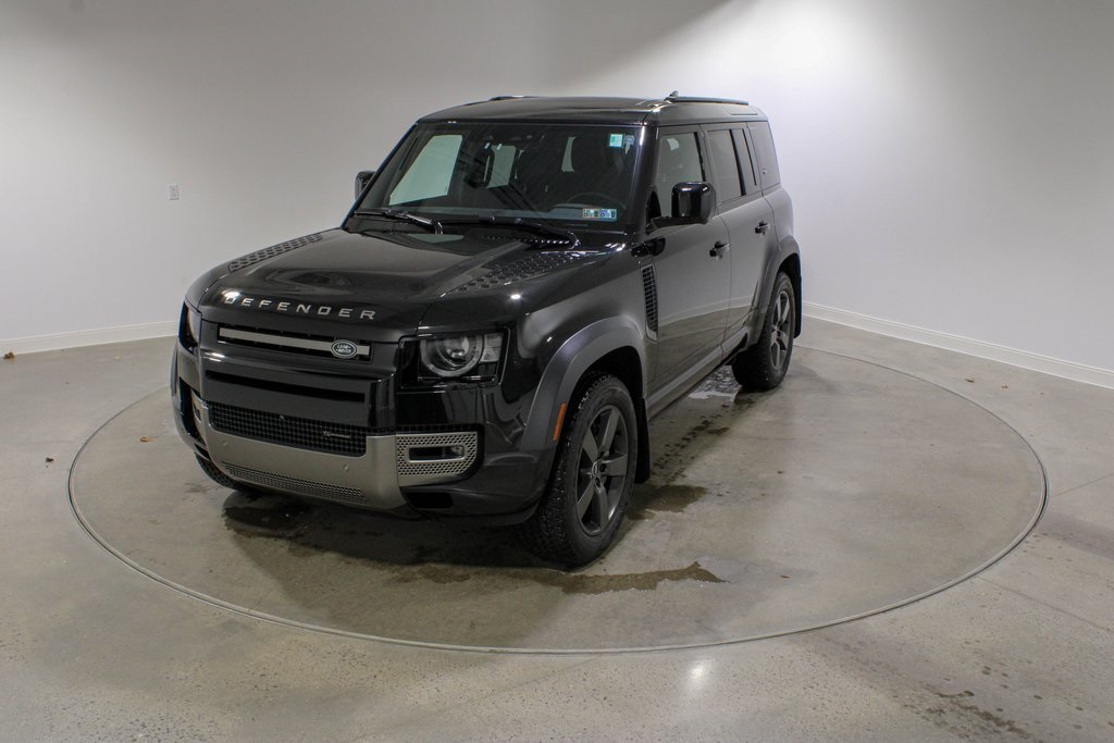 2023 Land Rover Defender X-Dynamic SE's photo