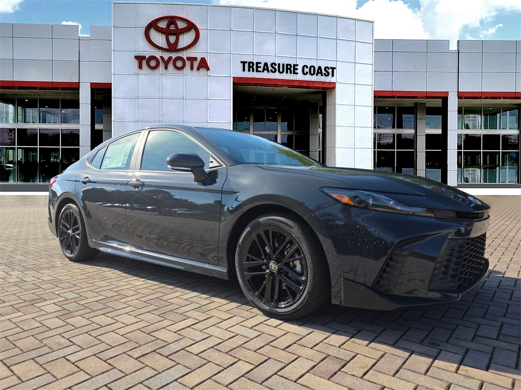 2026 Toyota Camry SE's photo