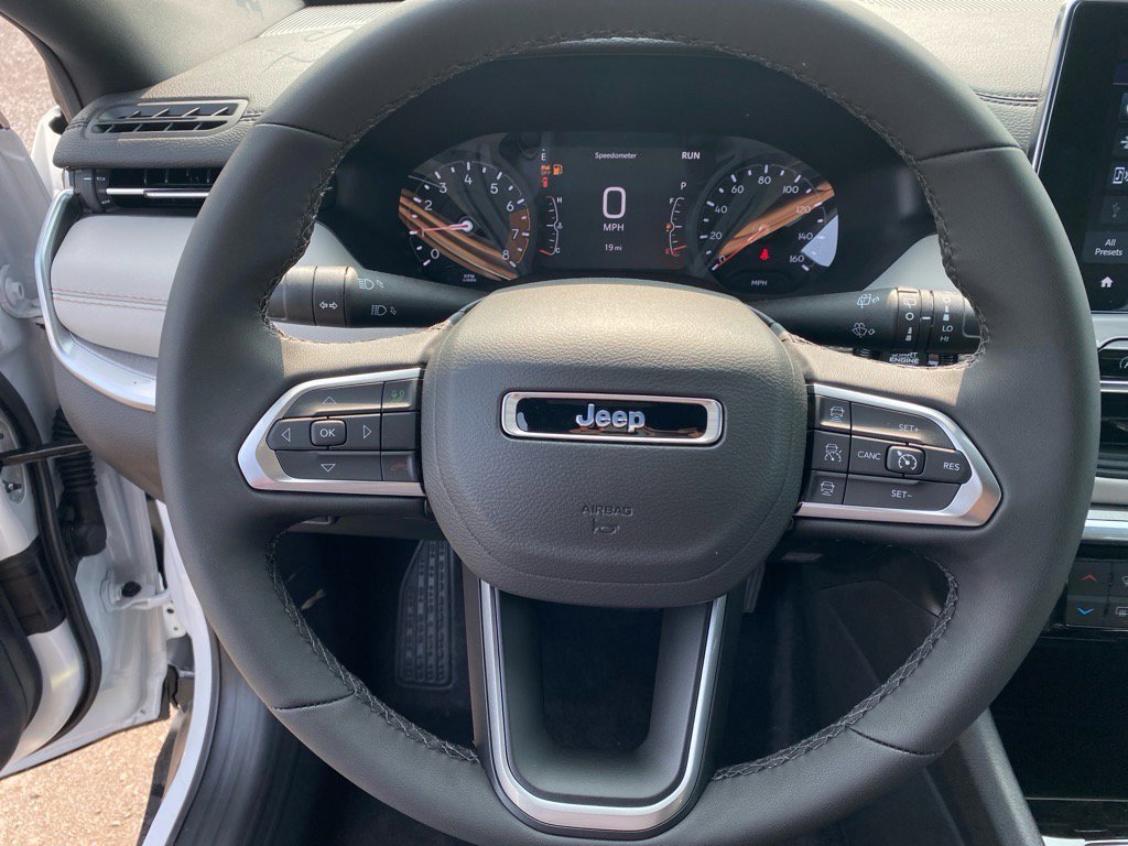 2025 Jeep Compass Limited photo 4