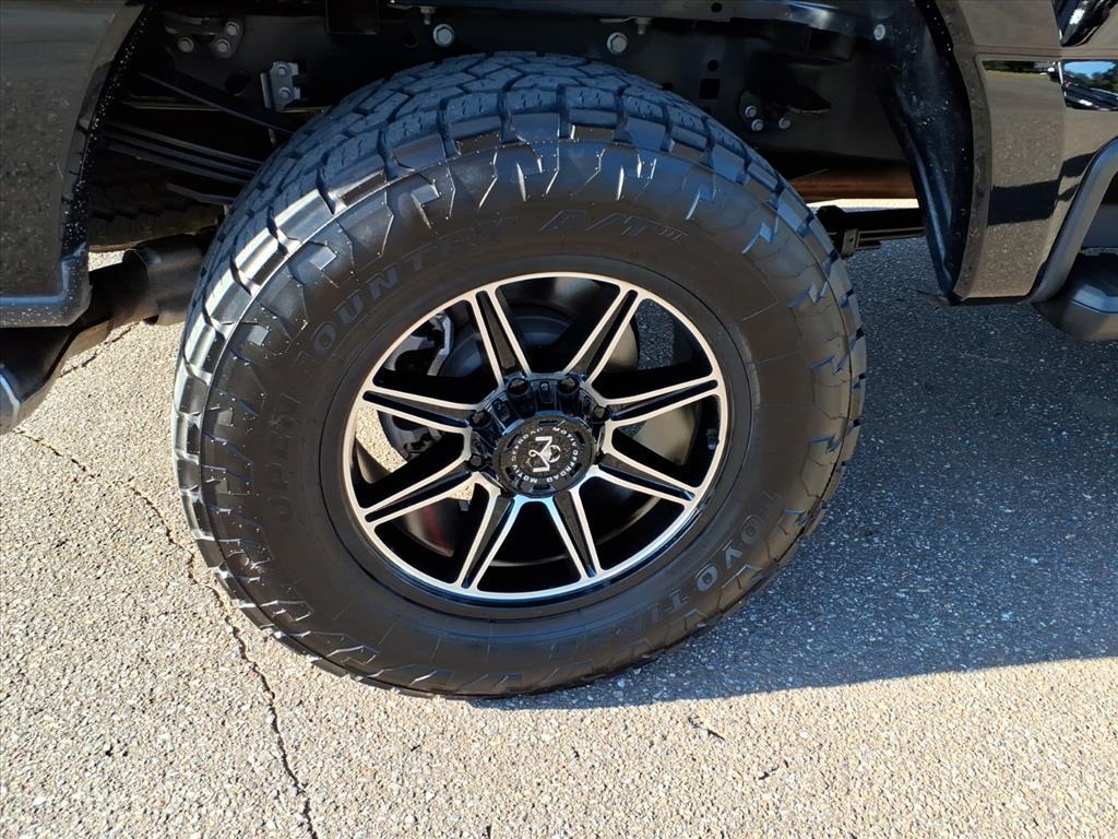 2023 Ford F-350 Lariat photo 23