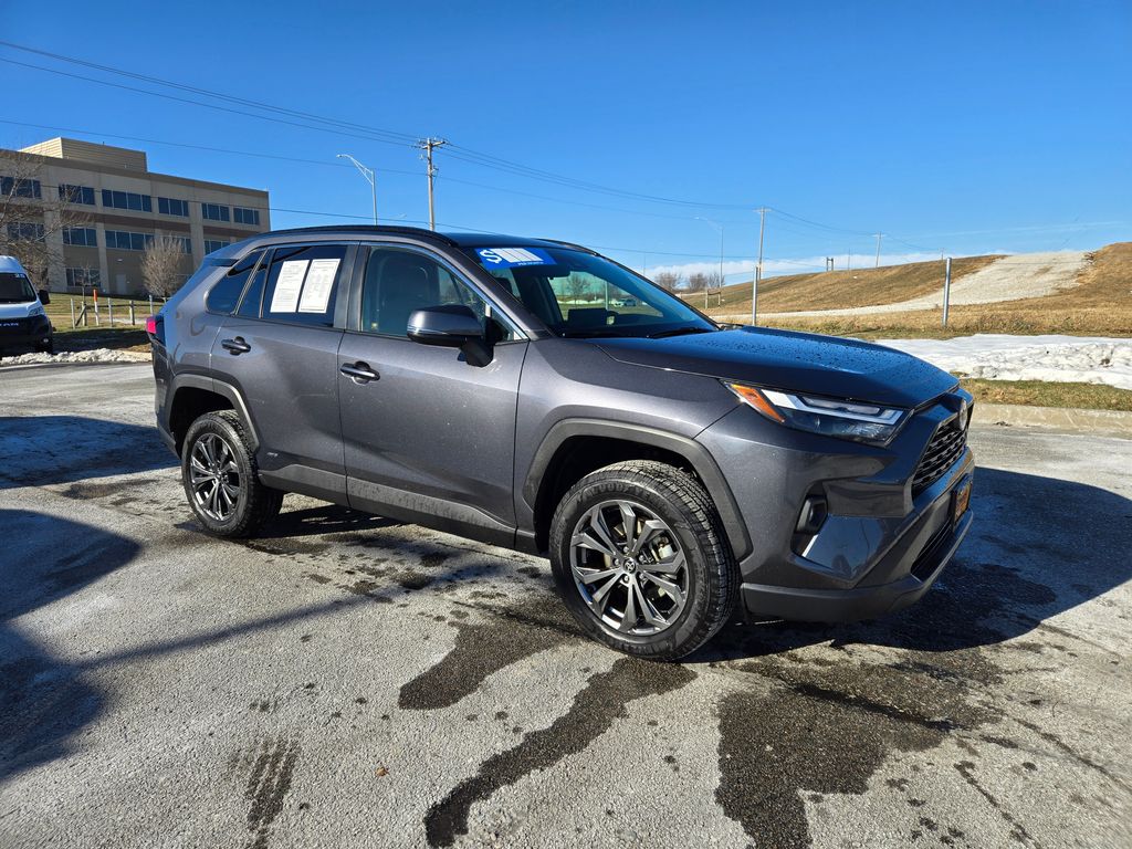 2023 Toyota RAV4 XLE Premium's photo