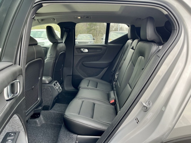 2025 Volvo XC40 photo 20
