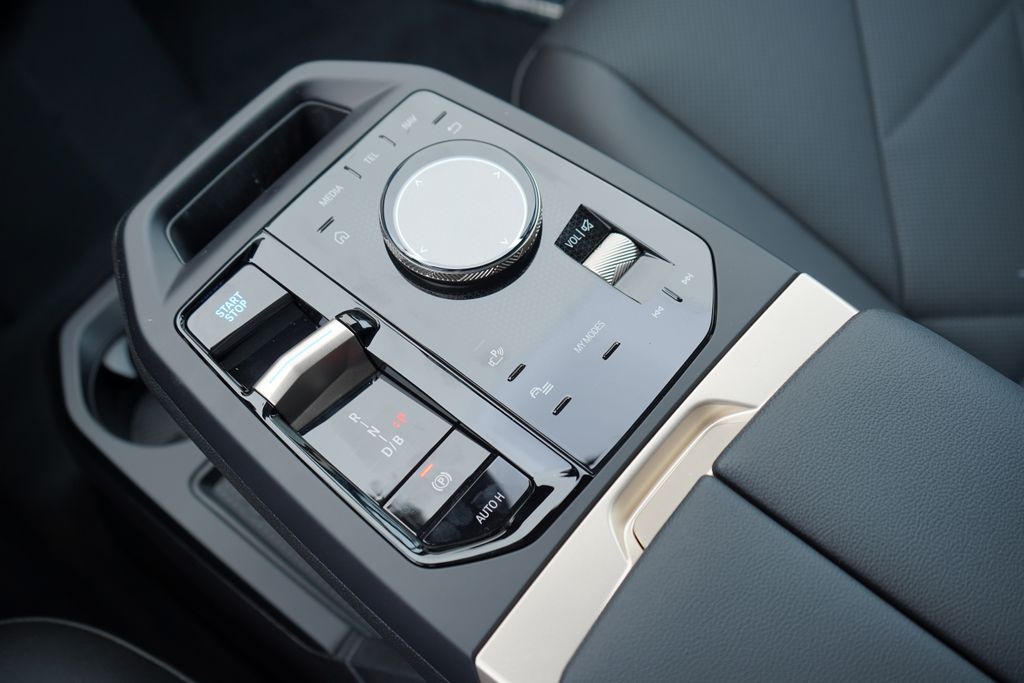 2026 Bmw iX photo 15