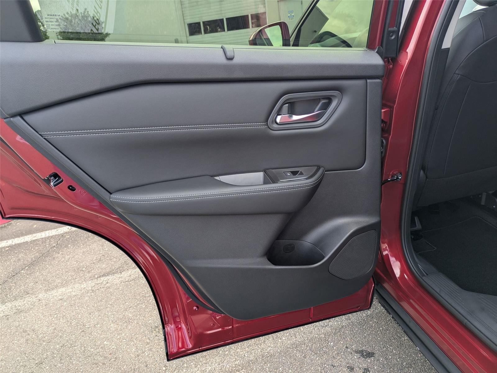 2026 Nissan Rogue SV photo 21