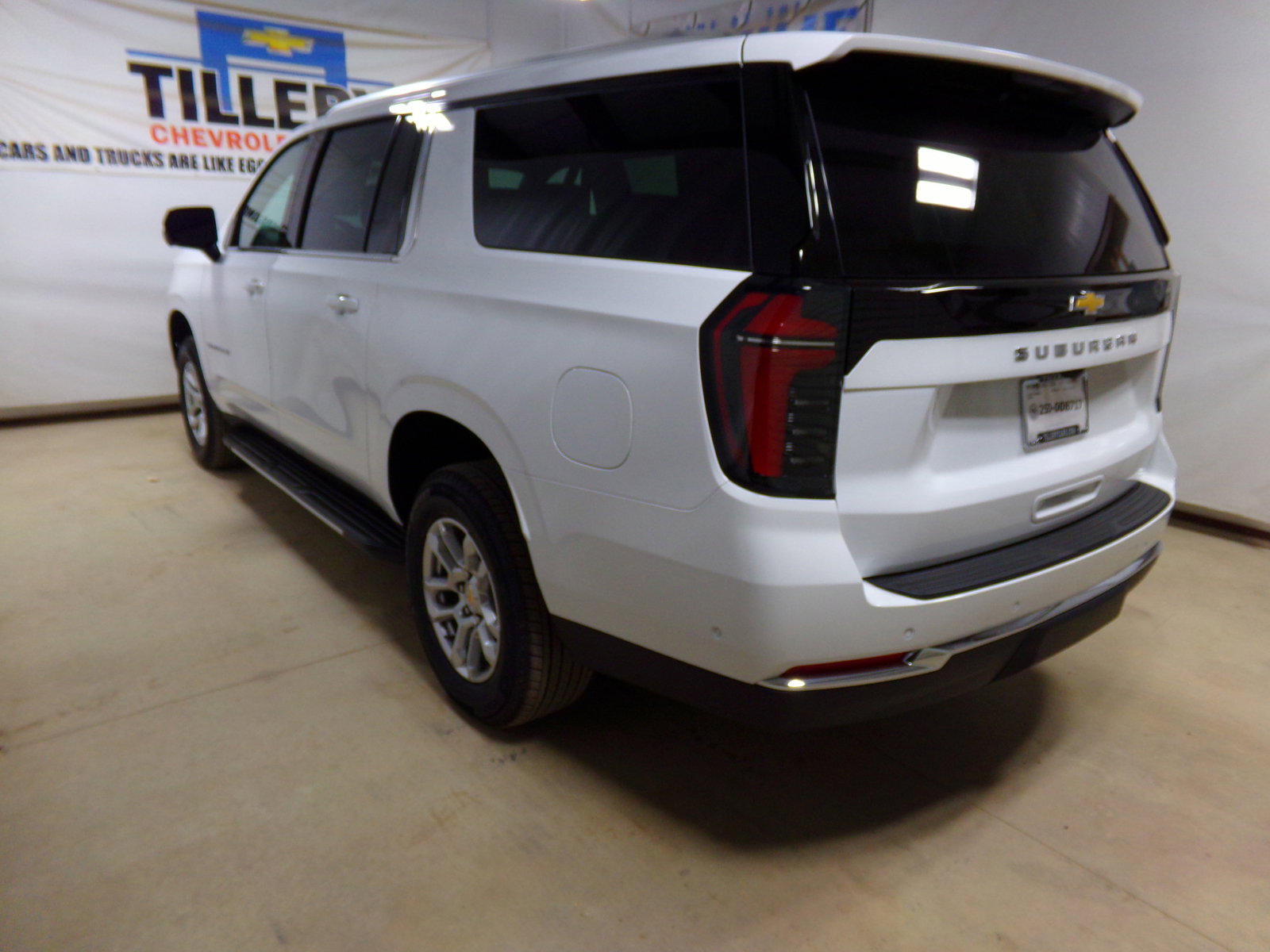 2025 Chevrolet Suburban LS photo 3