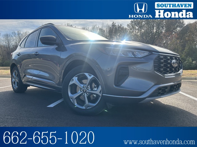 2024 Ford Escape ST-Line's photo