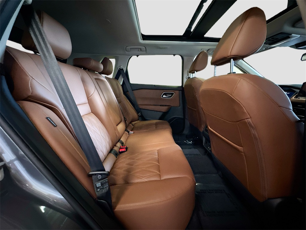 2026 Nissan Rogue Platinum photo 16