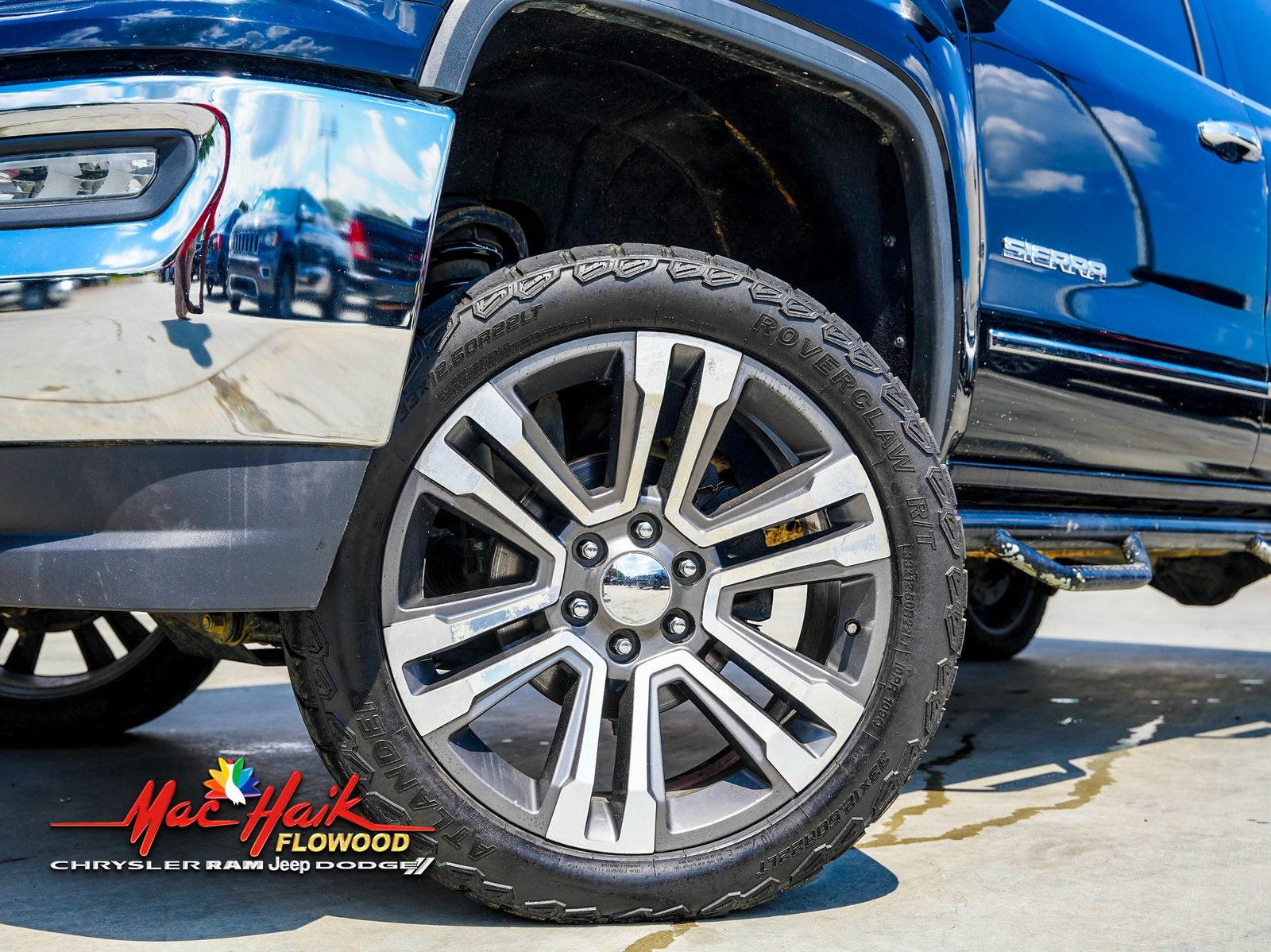 2017 Gmc Sierra 1500 SLT photo 2