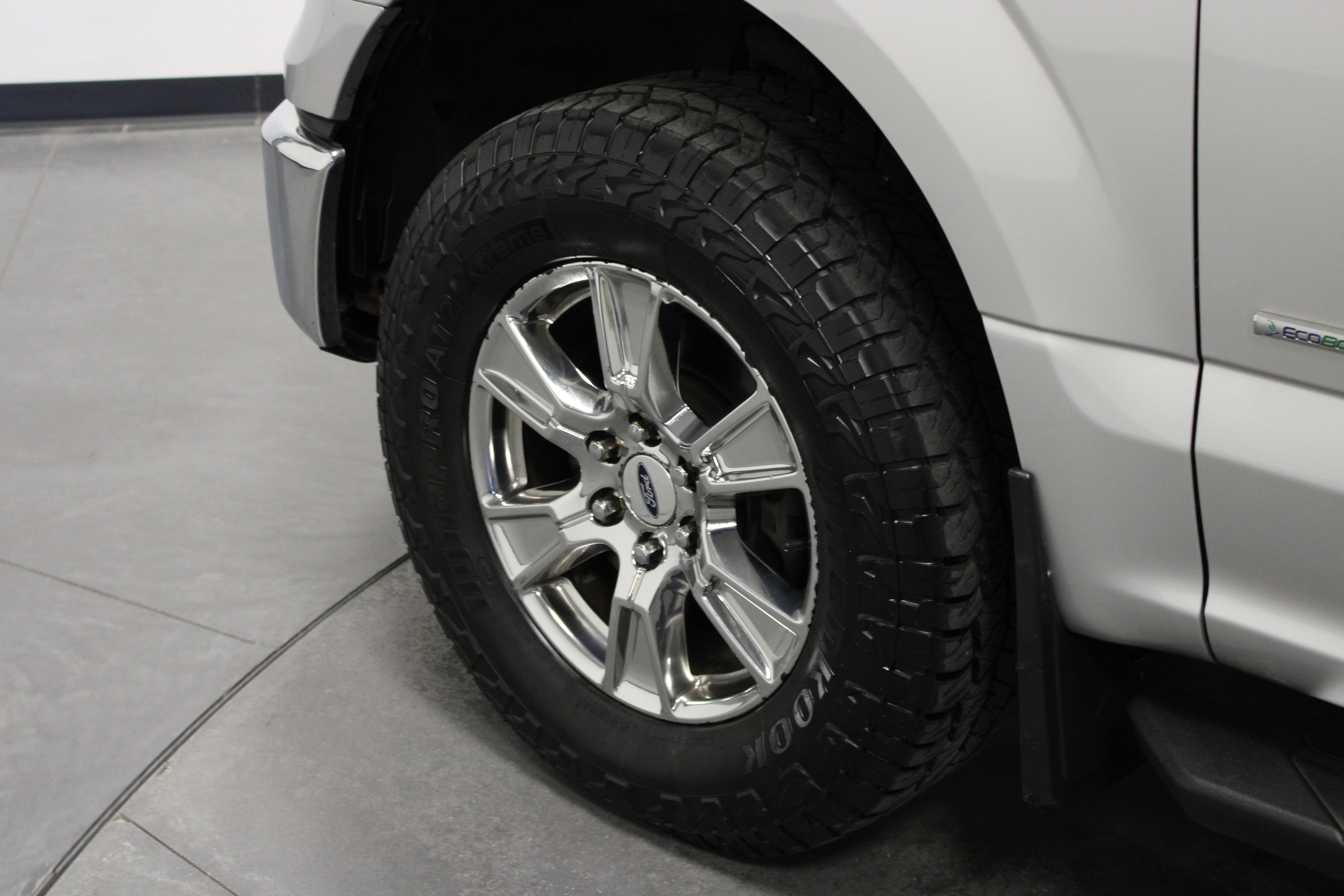 2016 Ford F-150 XLT photo 9