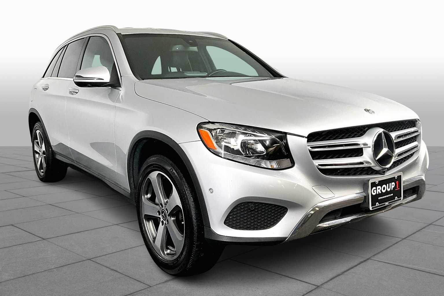 2017 Mercedes Benz GLC 300 photo 2