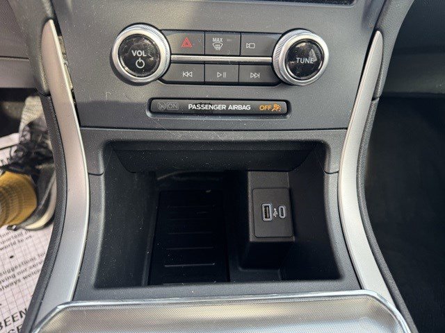 2022 Ford Edge SEL photo 20