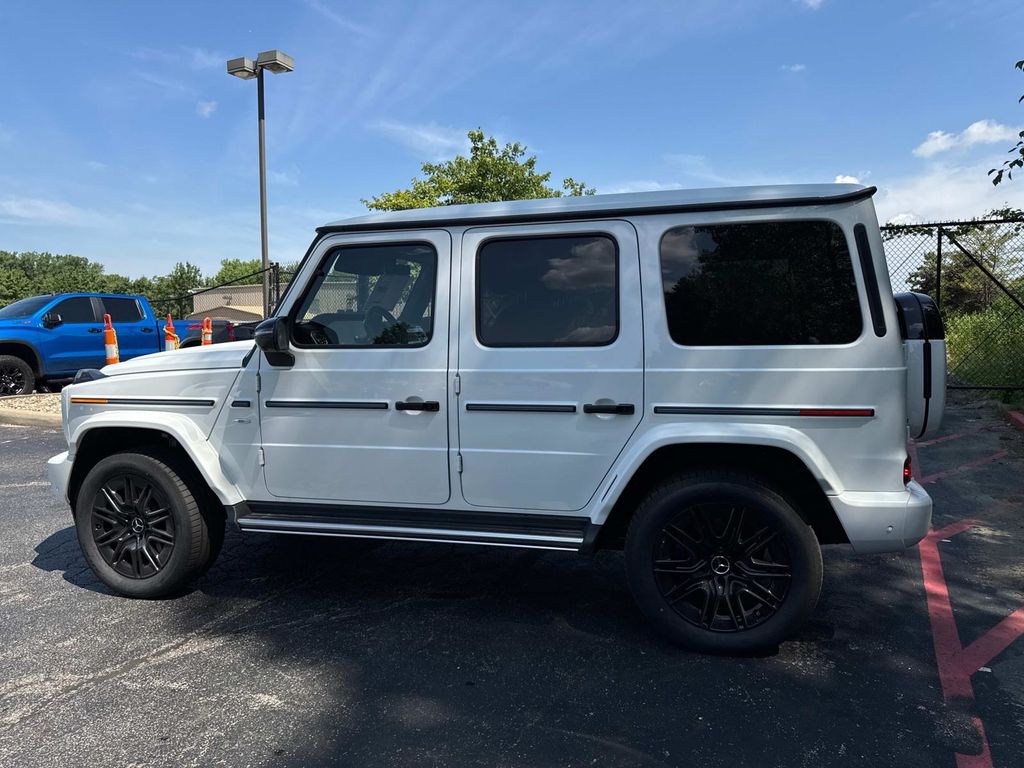 2025 Mercedes Benz G photo 2