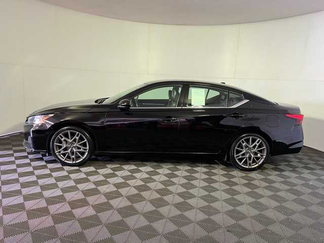 2024 Nissan Altima 2.5 SR photo 4