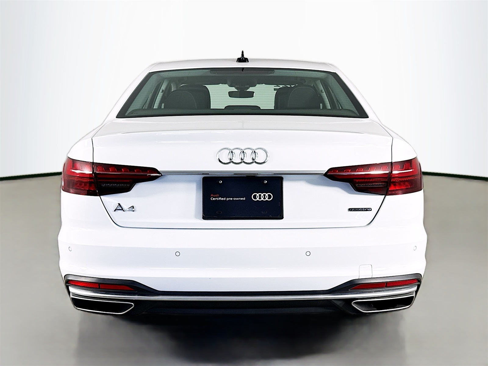 2022 Audi A4 40 Premium Quattro photo 4
