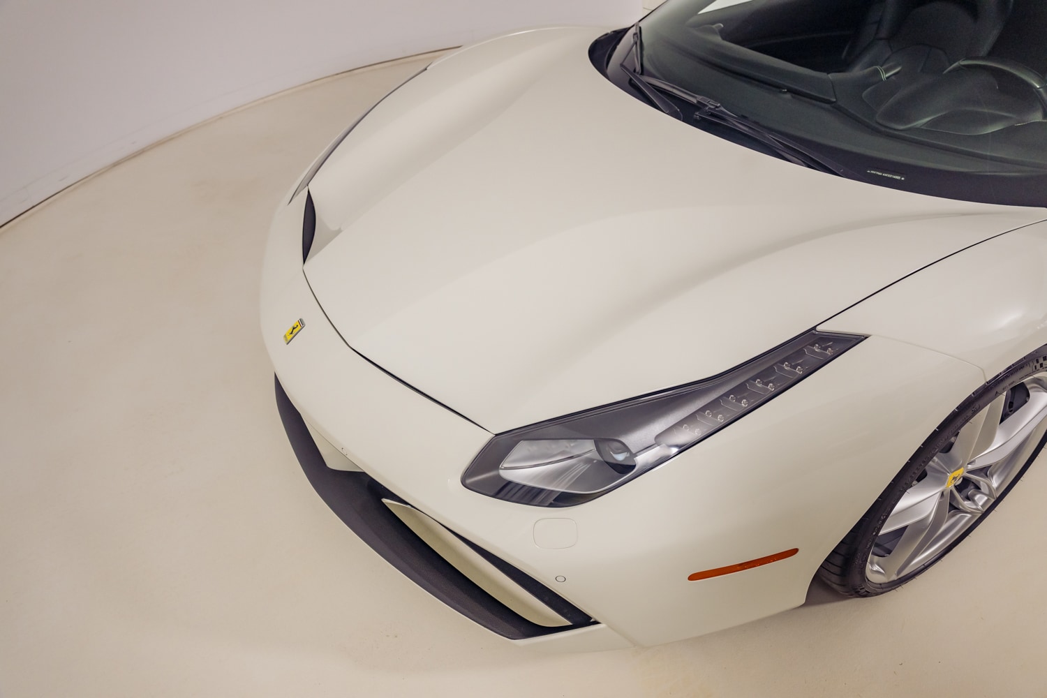 2016 Ferrari 488 GTB photo 31