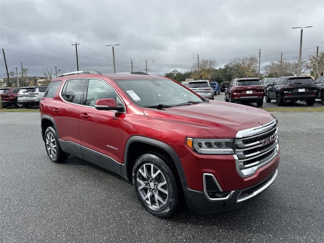 2023 GMC Acadia SLT's photo