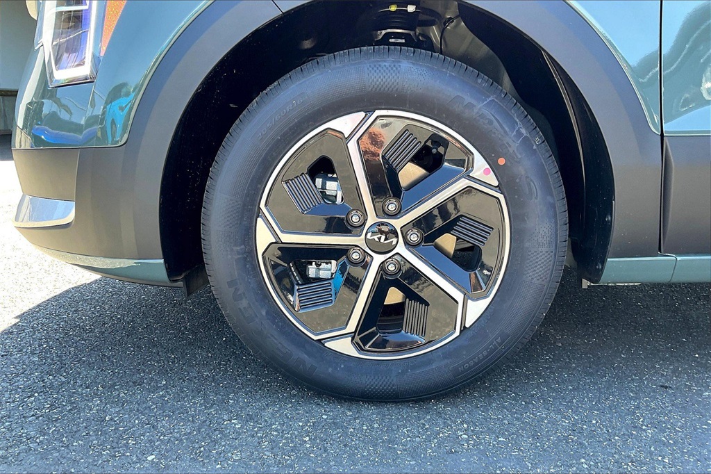 2025 Kia Niro EX photo 12