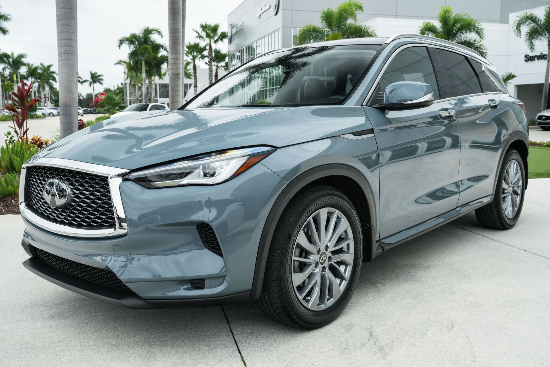 2025 Infiniti QX50 Luxe photo 4