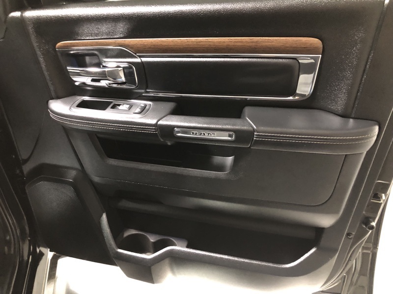 2017 Ram 1500 Laramie photo 10