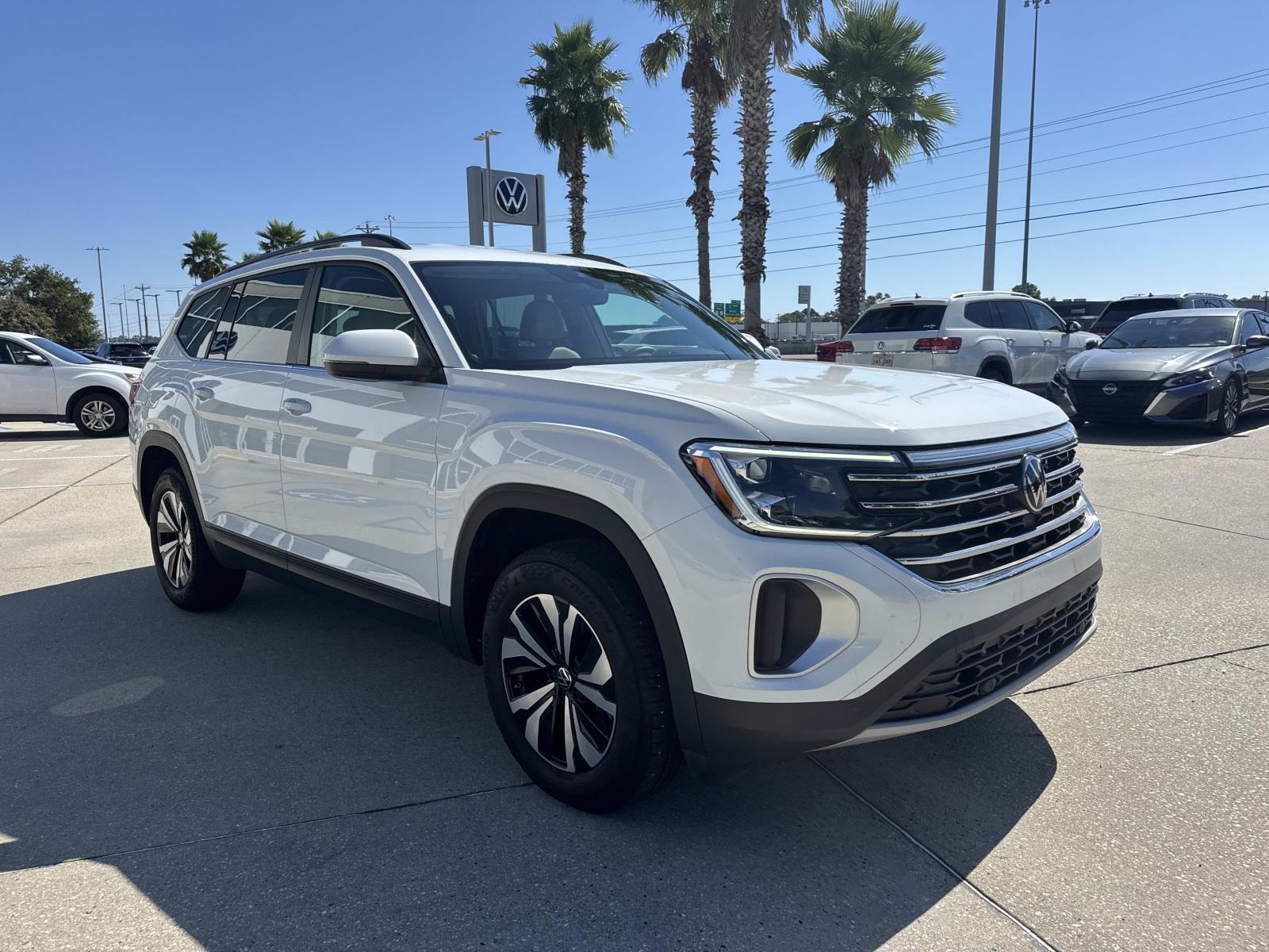 2024 Volkswagen Atlas SE photo 3