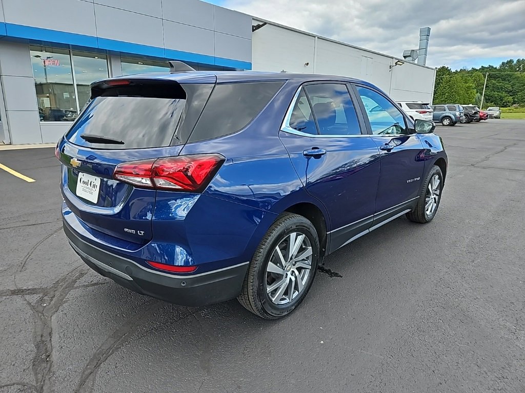 2022 Chevrolet Equinox LT photo 3