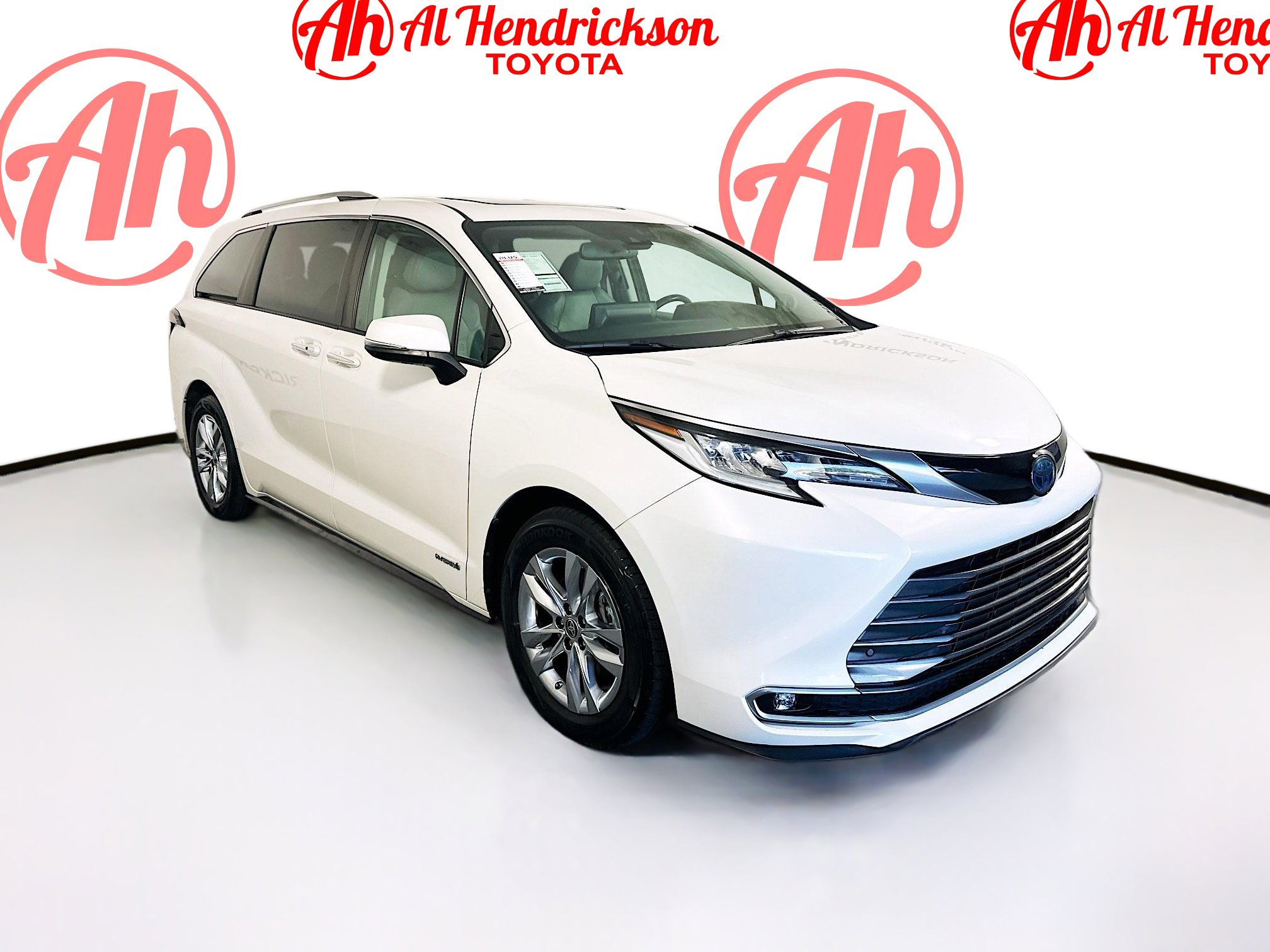 2021 Toyota Sienna Limited's photo