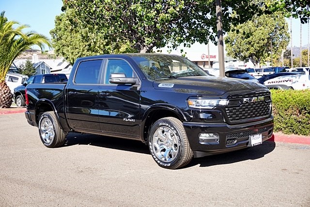 New 2026 Diamond Black Crystal Pearl-Coat Exterior Paint RAM Big Horn/Lone Star image 6