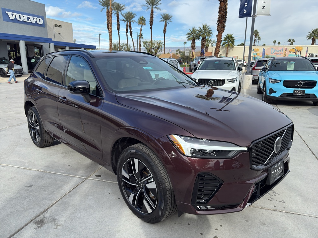 2026 Volvo XC60 Core's photo