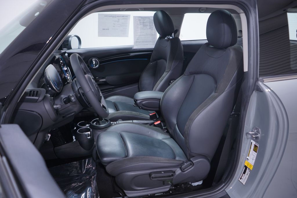 2023 Mini Cooper S Iconic photo 6