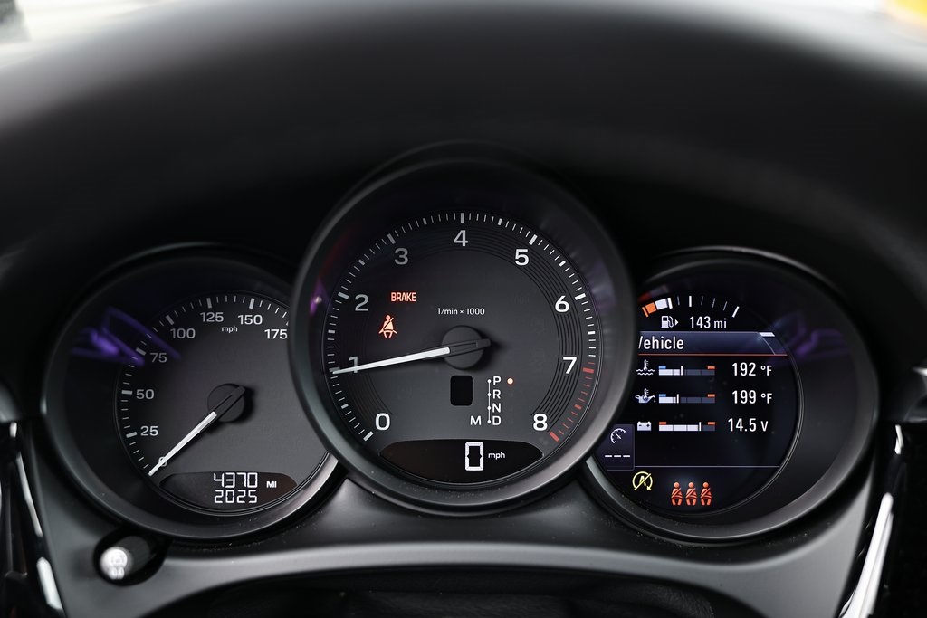 2025 Porsche Macan T photo 33