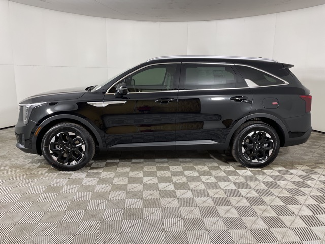 2025 Kia Sorento S photo 2