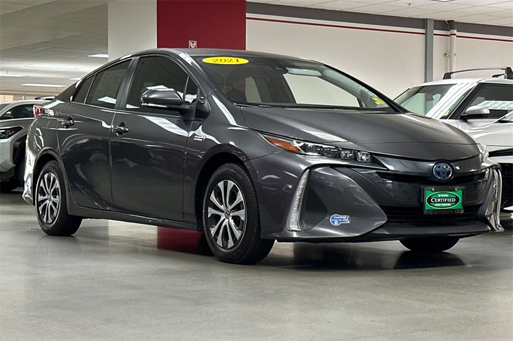 2021 Toyota Prius Prime XLE photo 2