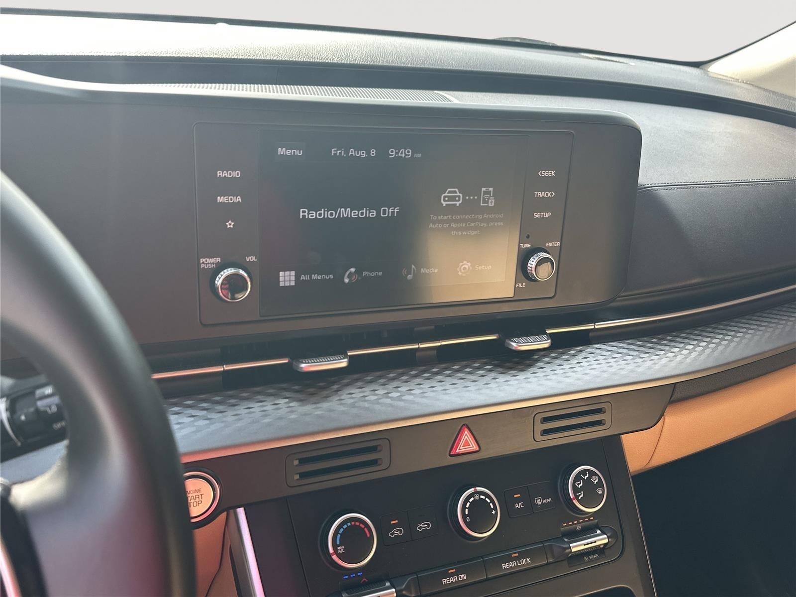2023 Kia Carnival LX photo 13