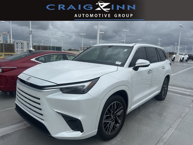 2025 Lexus TX's photo